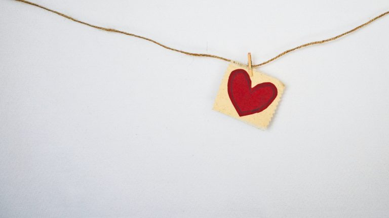 a heart on a string to give to someone to fight loneliness. Find some help with best therapist in Katy, Texas. Dealing with loneliness in katy, tx doesn't need to be so isolating. Get help with us today!